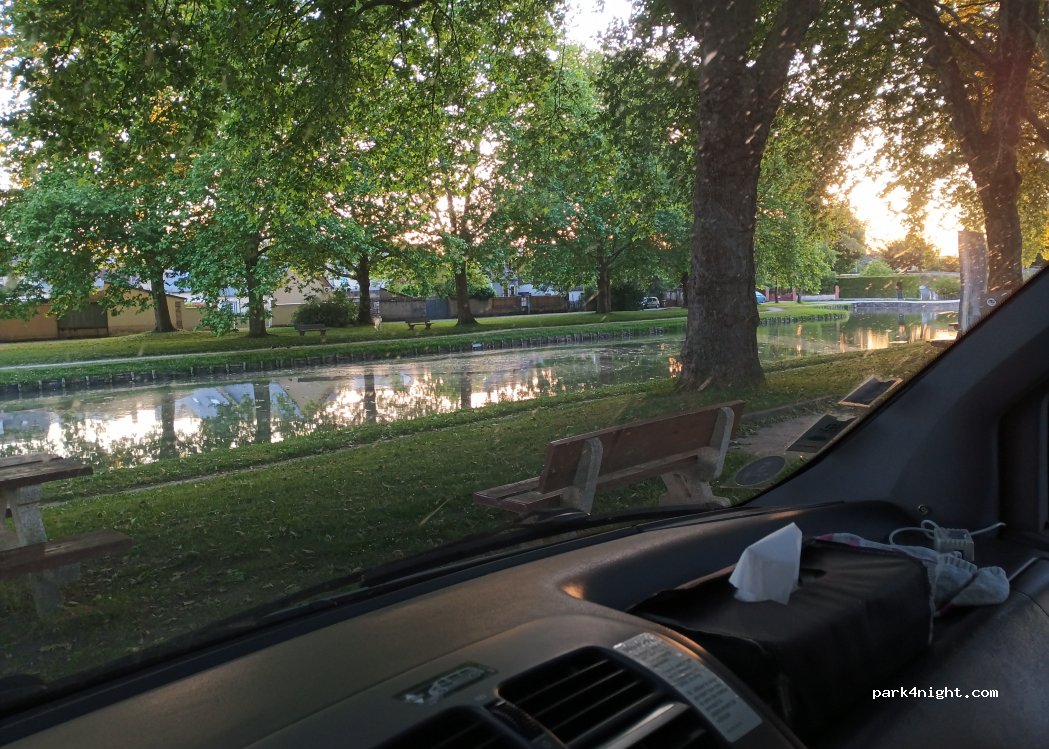 (18500) Mehun-sur-Yèvre - 24 Quai du Canal — foto 3