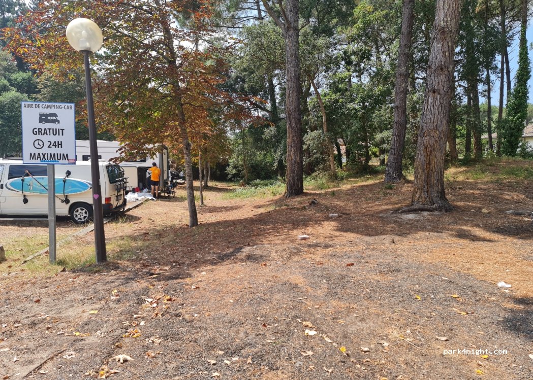 (40660) Moliets-et-Maa - Place de la Bastide — foto 2