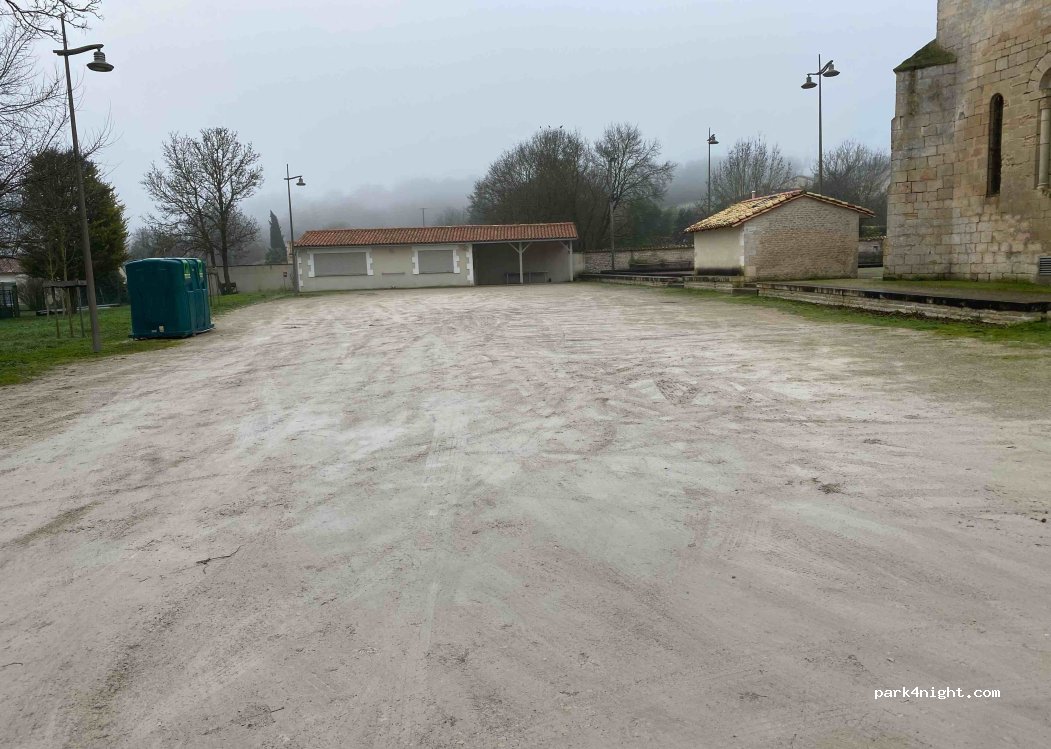 (16570) Marsac - 129 Rue du Centre — foto