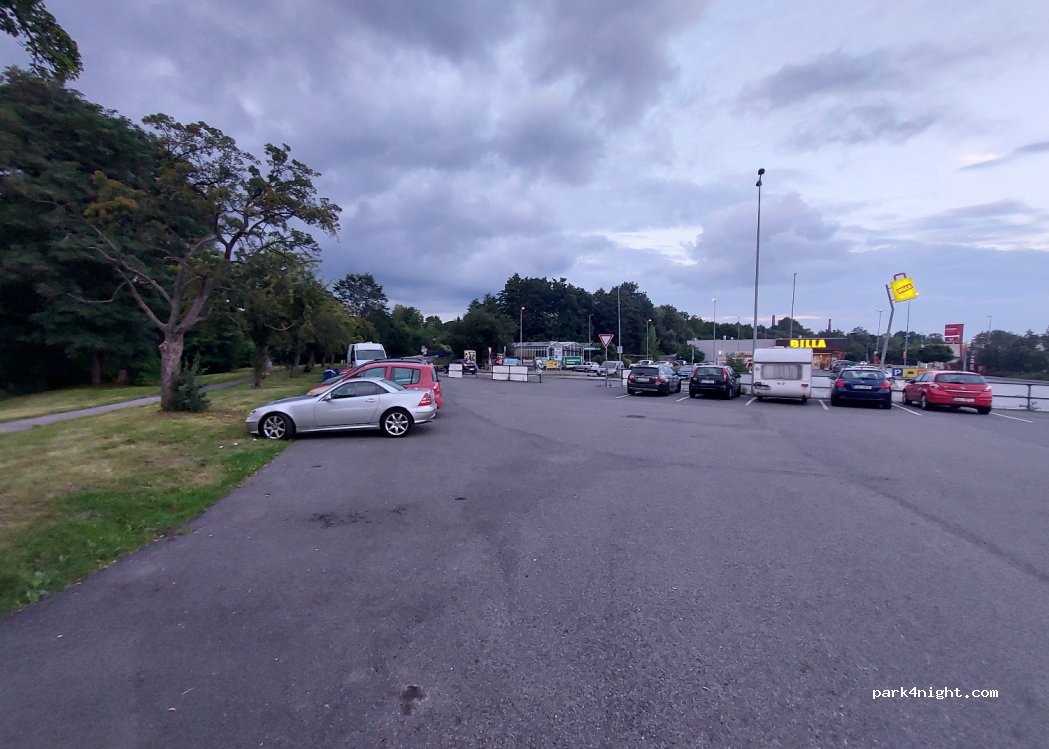 (252 10) Mníšek pod Brdy - 98 Pražská — foto