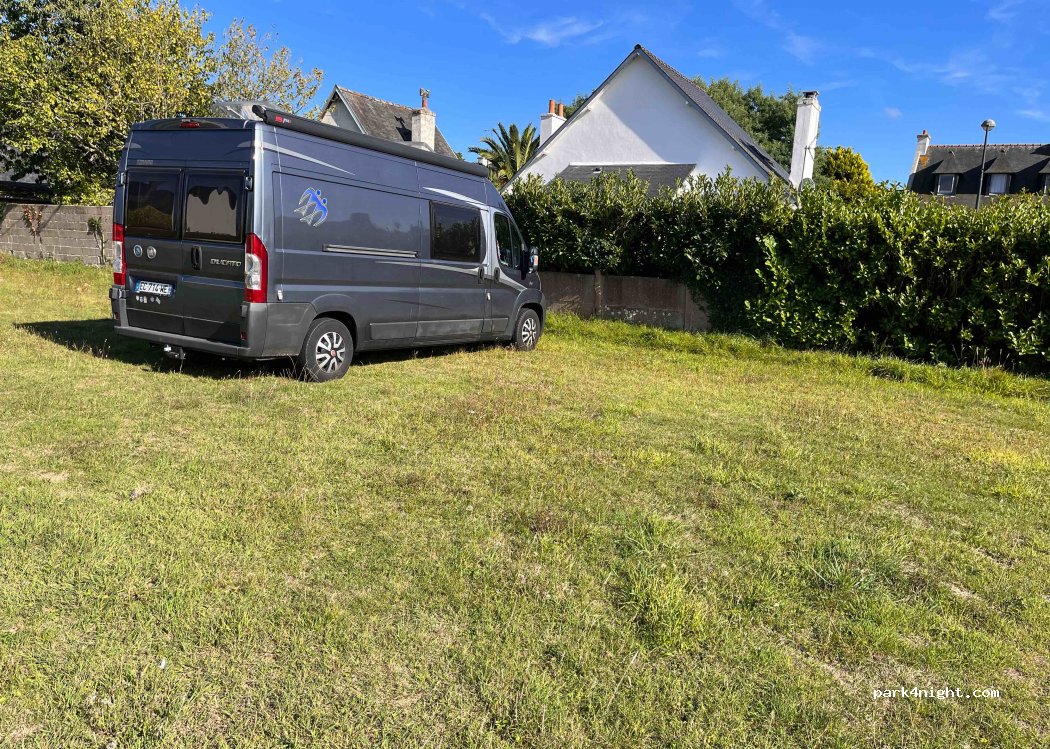 (22300) Ploumilliau - Rue Anatole le Bras — foto