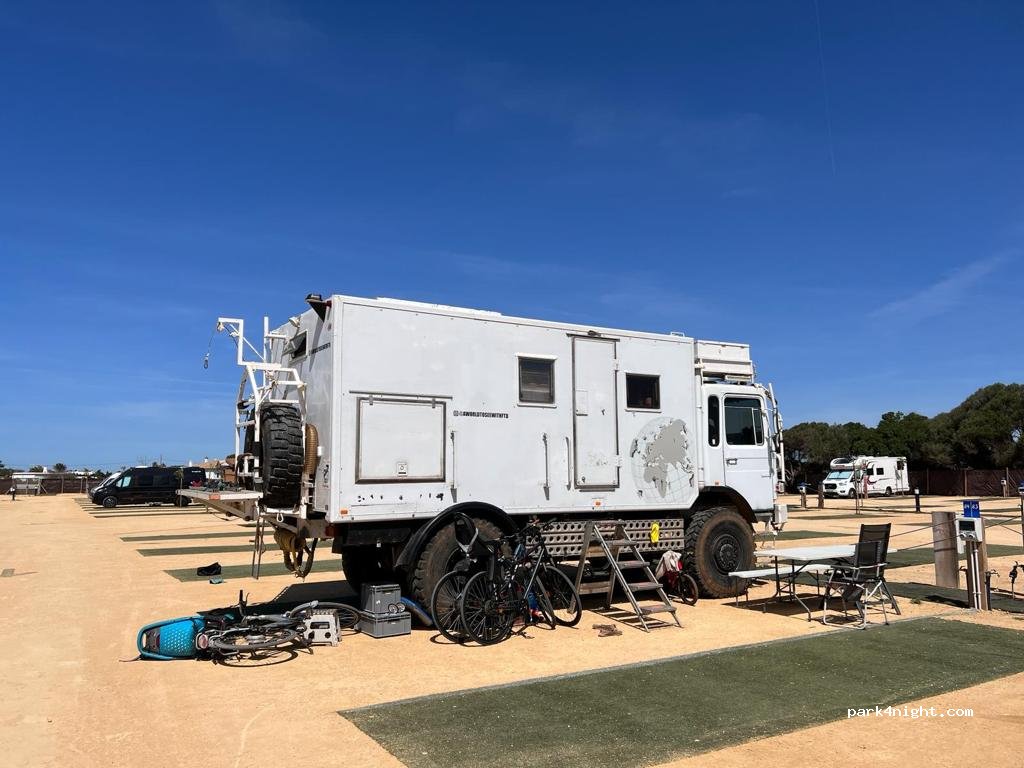 Área Autocaravanas El Palmar Beach — foto 3