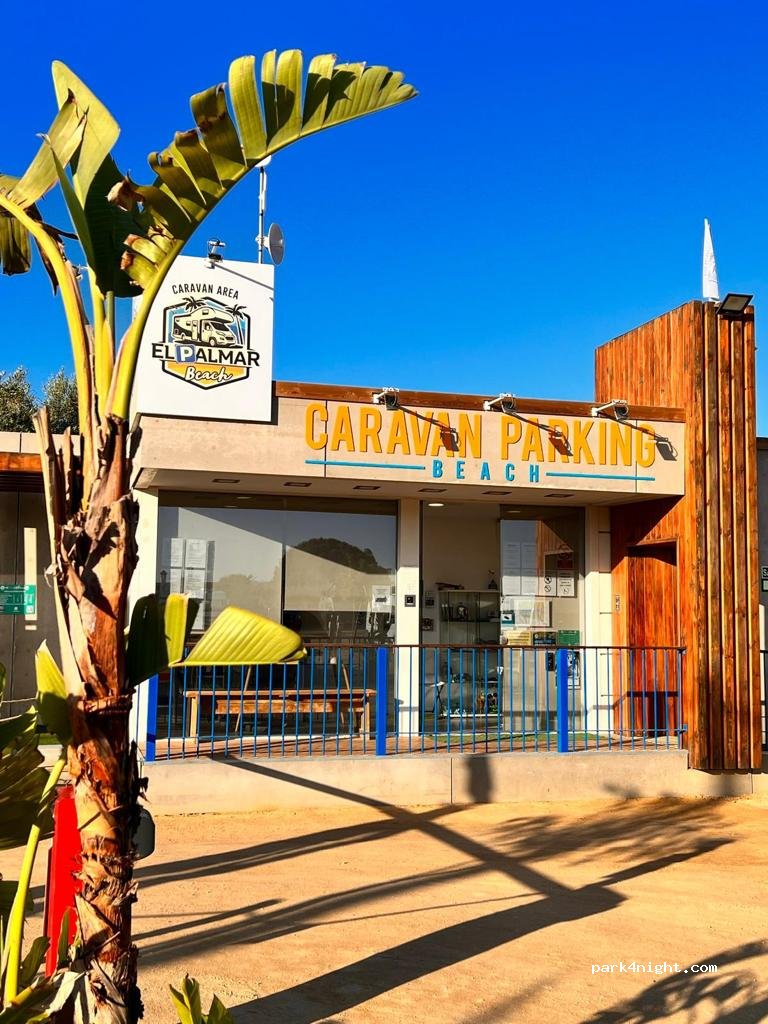 Área Autocaravanas El Palmar Beach — foto 4