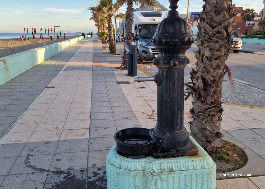 (11300) La Línea de la Concepción - Calle Torrijos Paseo del Mediterráneo — foto 4
