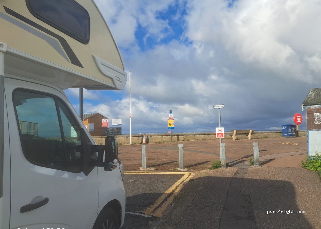 (SS3 9QR) Southend-on-Sea - Ness Rd — foto