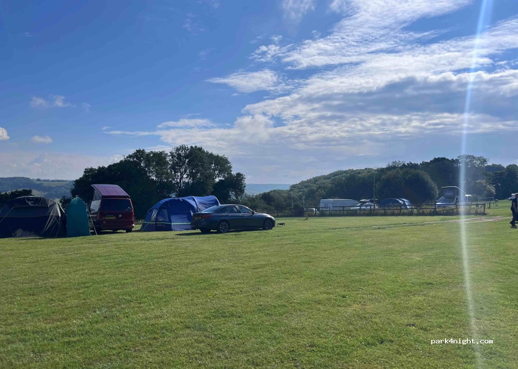 Boveys Down Farm, Restaurant, Glorious Glamping, camping and wedding venue. — foto 2