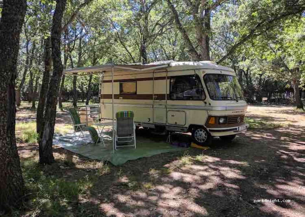 La Dehesa, Acampada y Autocaravanas — foto