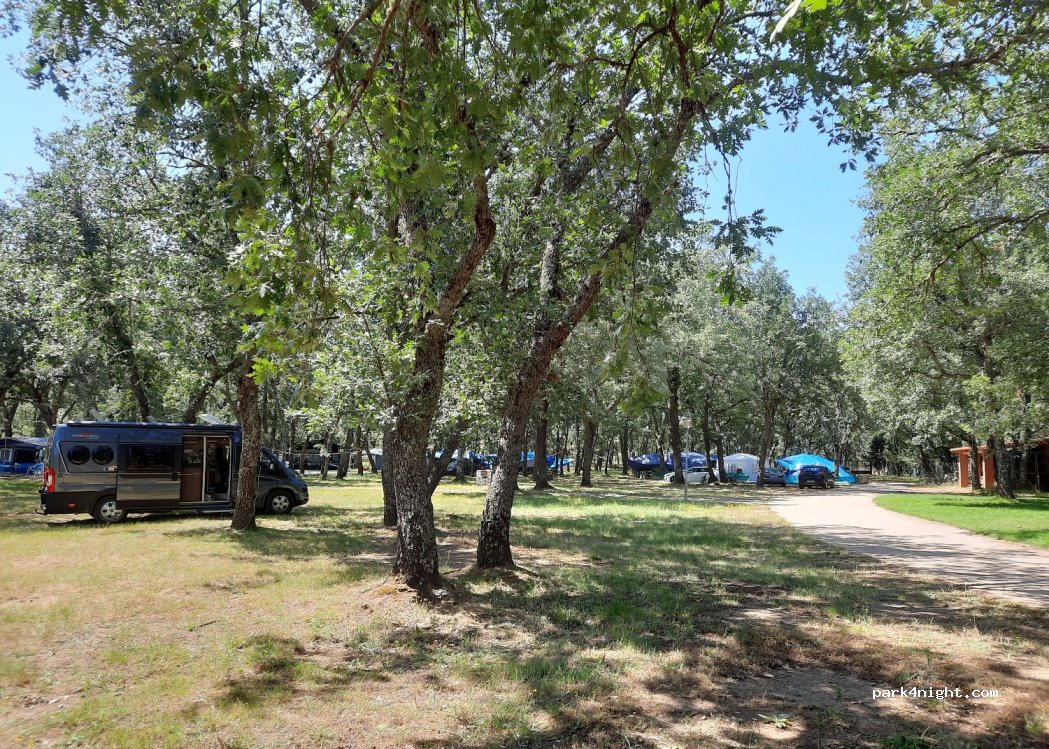 La Dehesa, Acampada y Autocaravanas — foto 3