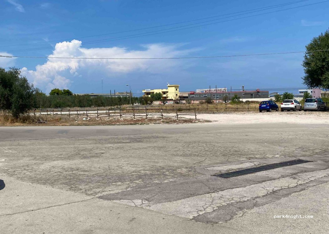 (76121) Barletta - 13 Viale del Santuario — foto 3