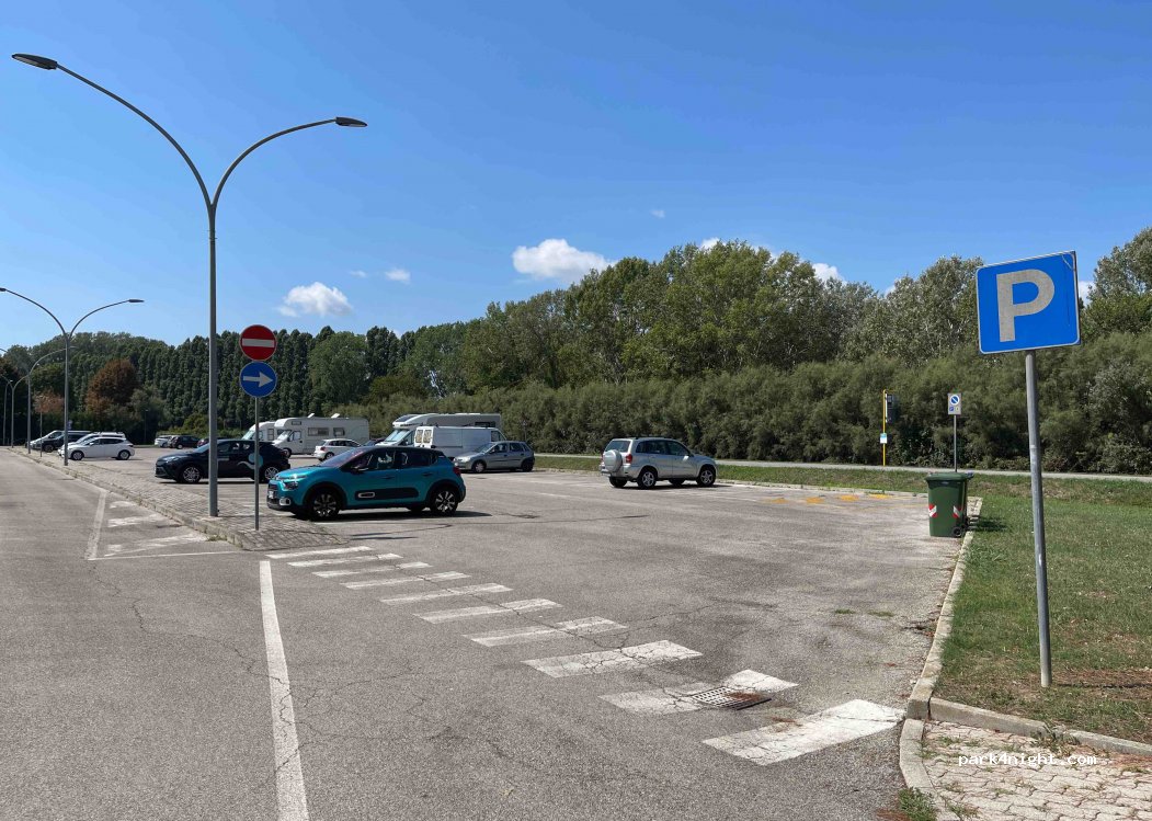 (30021) Duna Verde - 20 Piazzetta Rialto — foto