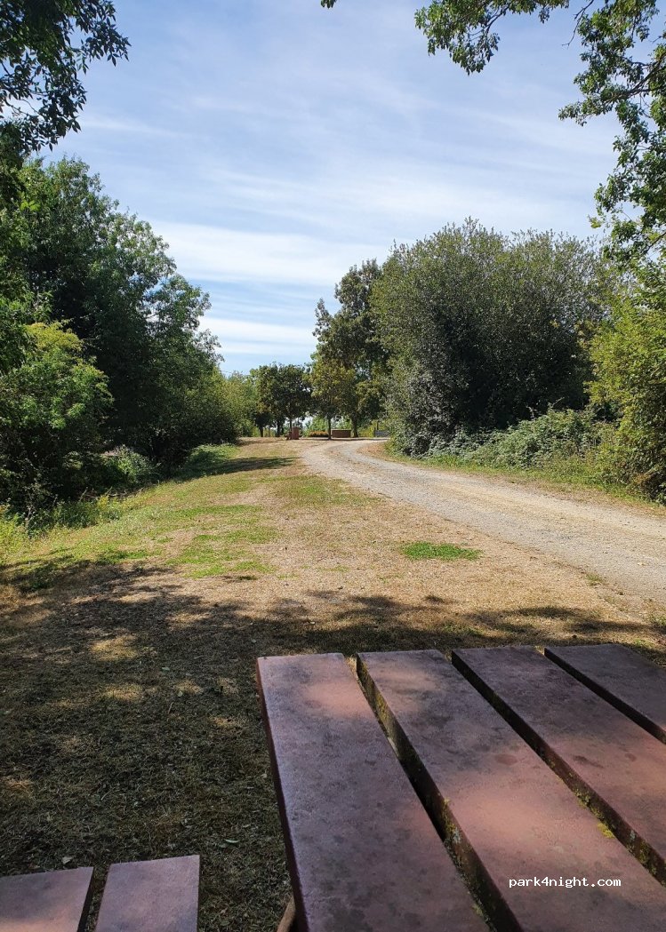 (17170) Taugon - Unnamed Road — foto
