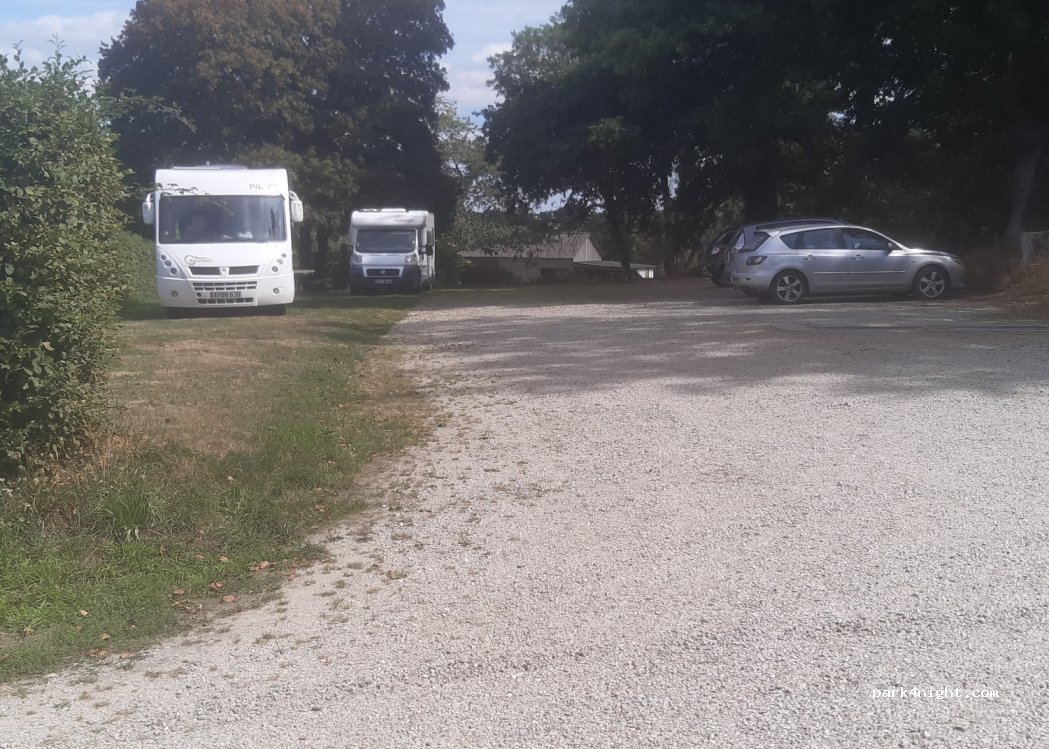 Accueil de camping-cars La Fresnaye — foto 2