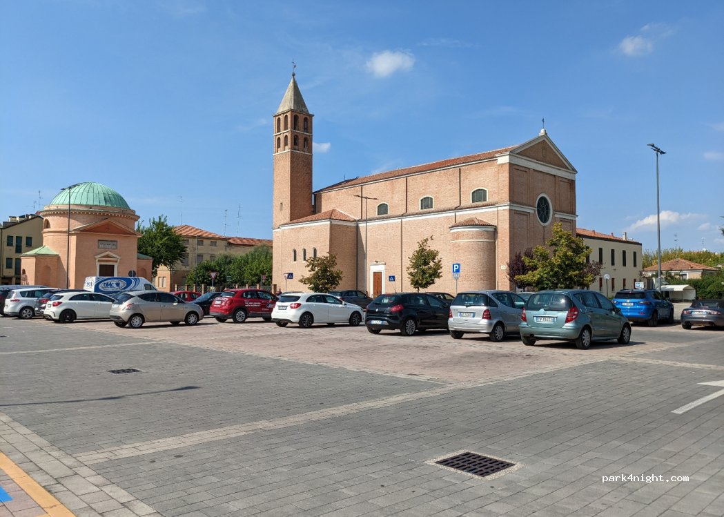(44122) Ferrara - 2-4 Via Gaetano Recchi — foto
