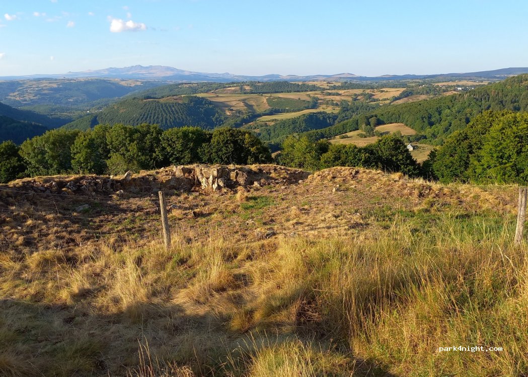 (15190) Lugarde - Unnamed Road — foto