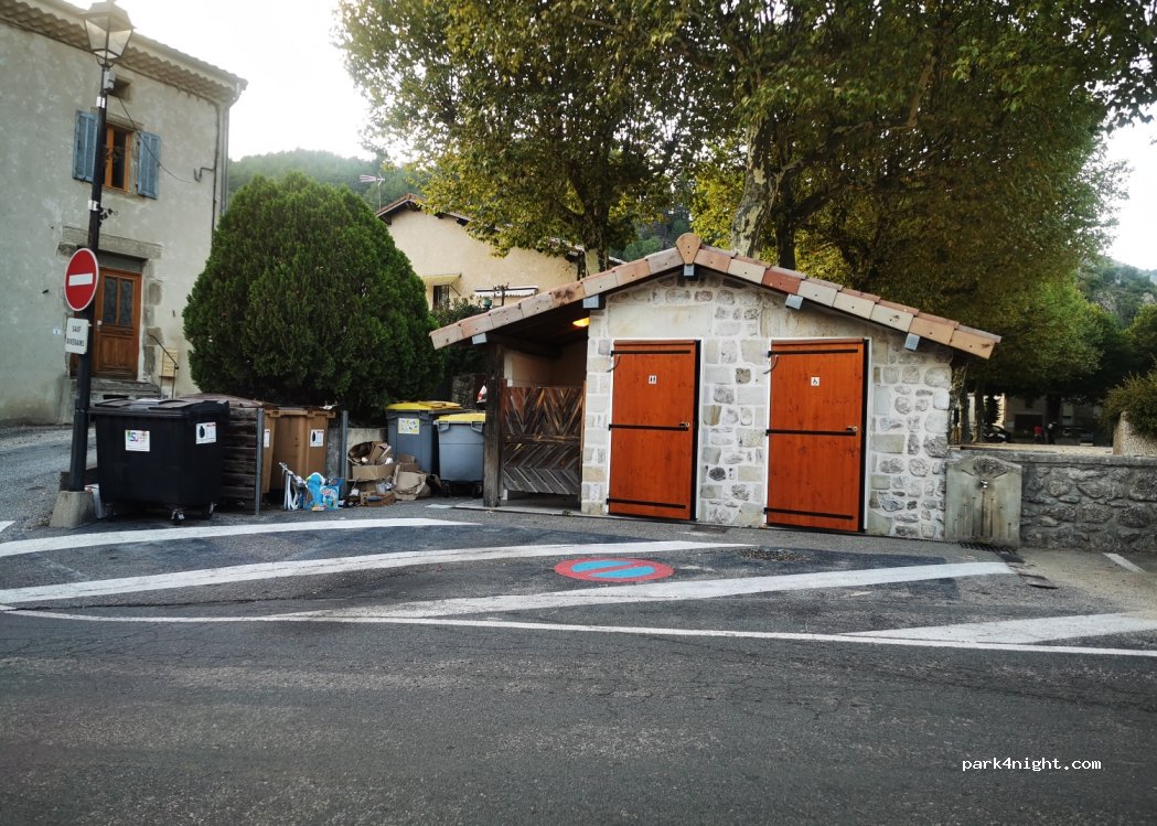 (07380) Jaujac - 157 Rue du Champ de Mars — foto 2