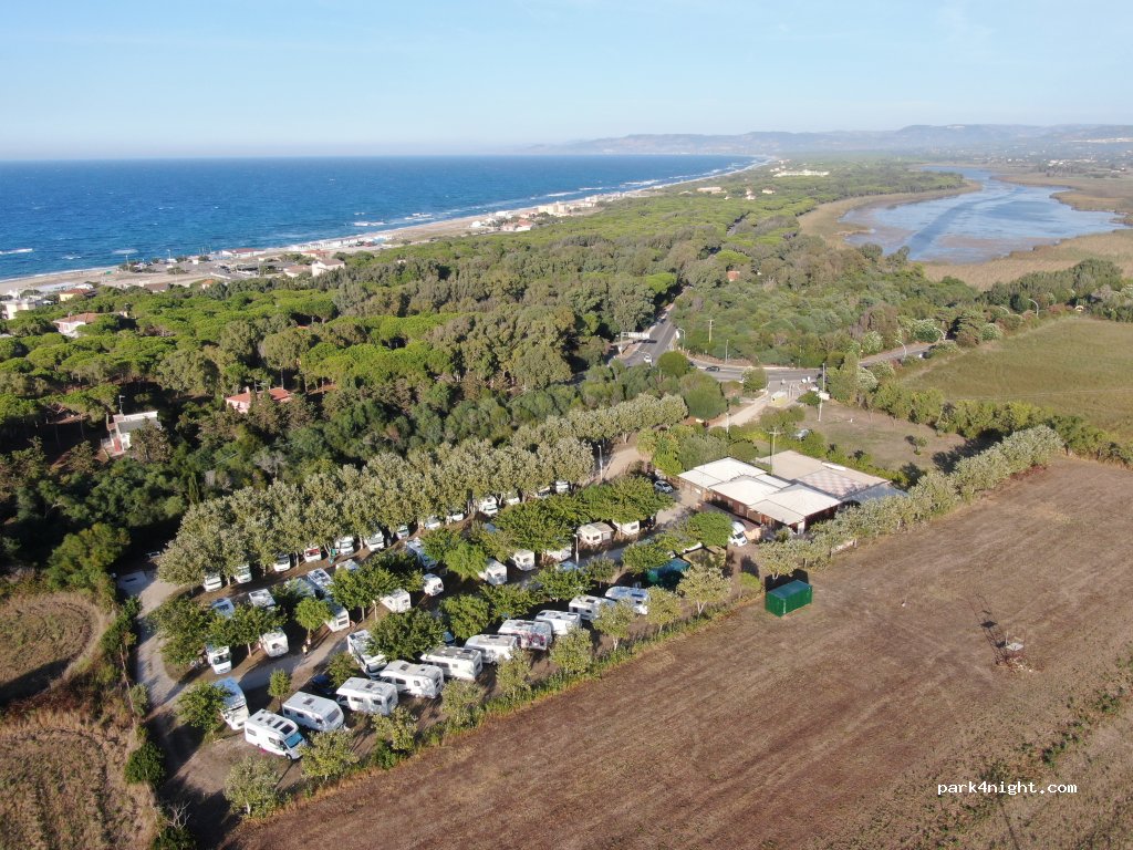 Area sosta camper Sassari — foto