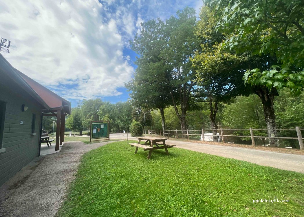 CAMPING MUNICIPAL DE GALINIERES — foto