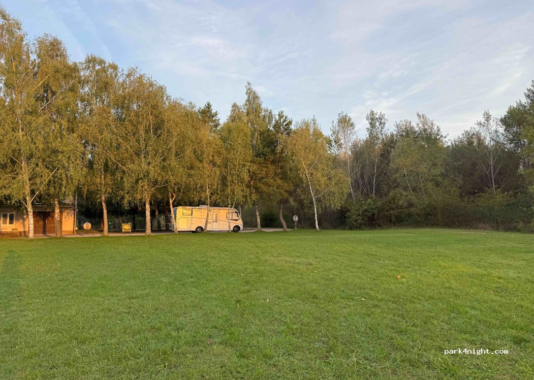 (915 01) Nové Mesto nad Váhom - Zelena Voda — foto 3