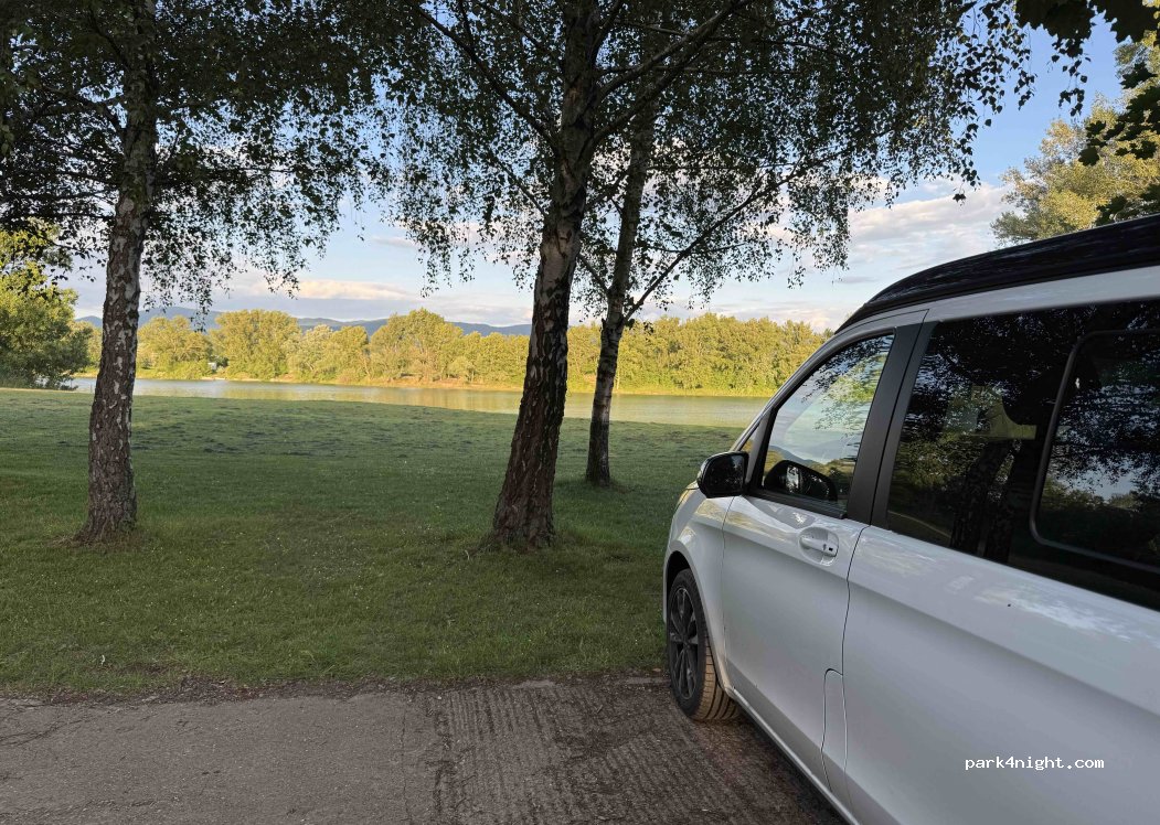 (915 01) Nové Mesto nad Váhom - Zelena Voda — foto 5