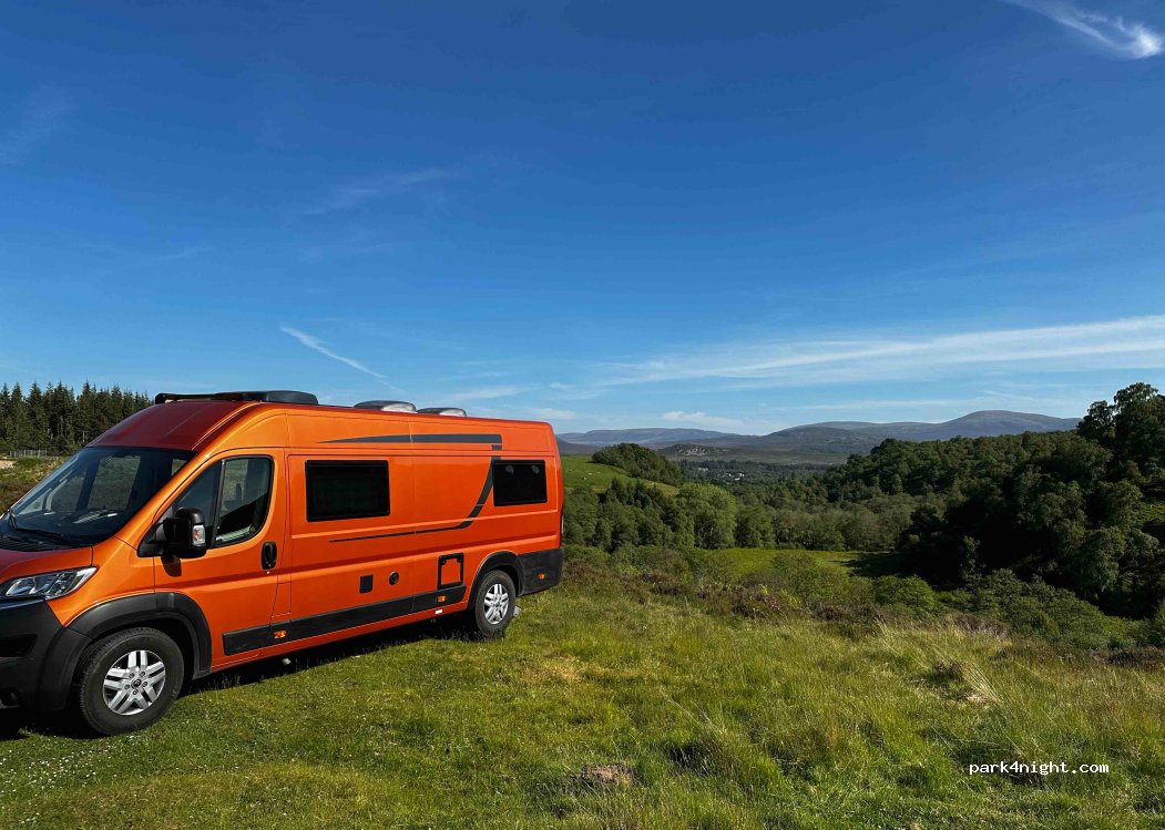 (PH20 1AY) Newtonmore - — foto