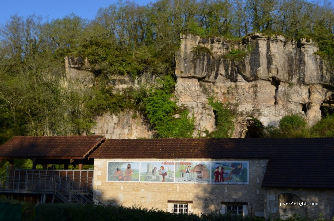 (16220) Vilhonneur - 3 Le Bourg — foto 2