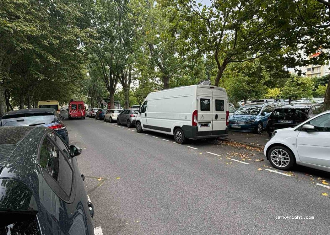 (64200) Biarritz - Avenue Charles Floquet — foto 2