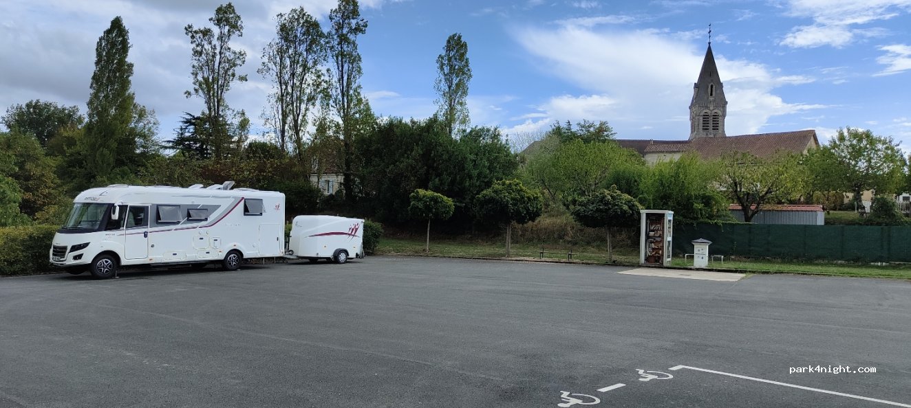 (24400) Saint-Michel-de-Double - Le Bourg — foto 3