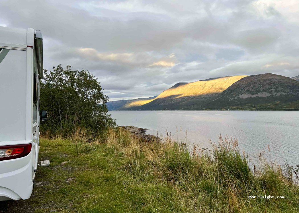 () Langfjordbotn - 289 Fv882 — foto 2