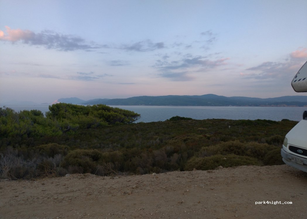 (370 02) Skiathos - Unnamed Road — foto