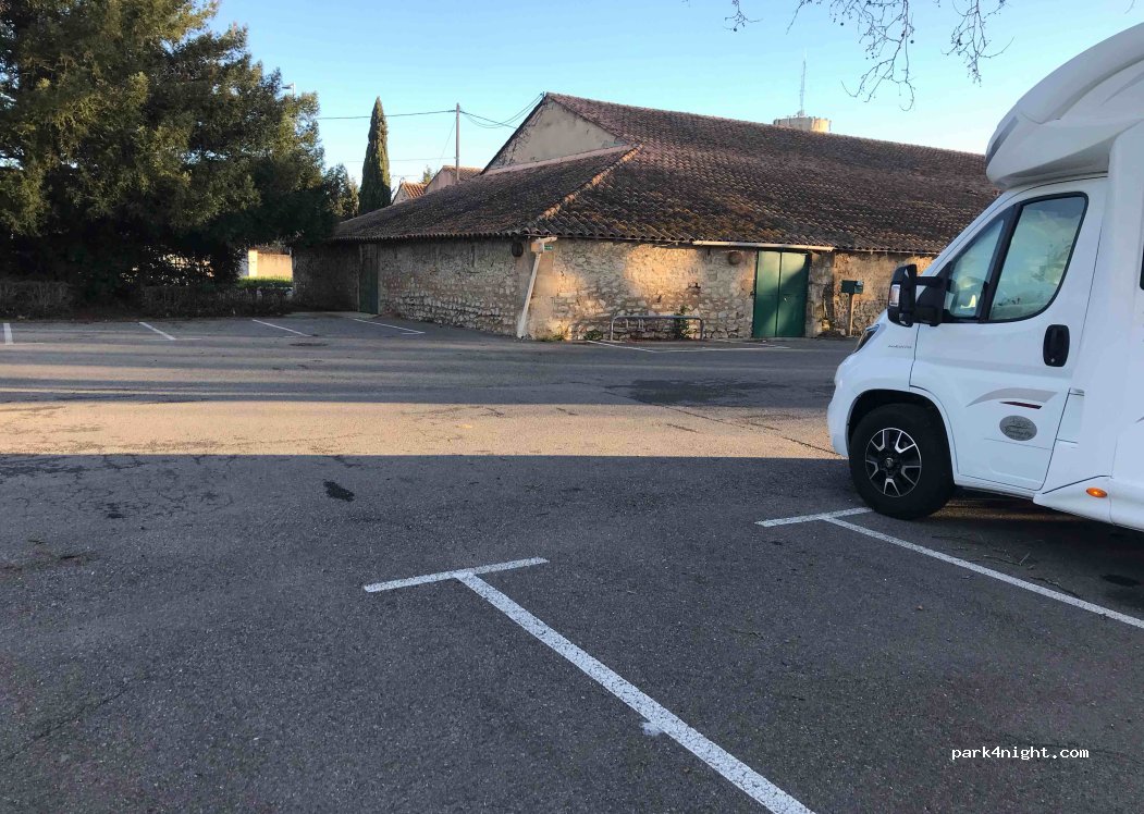(13310) Saint-Martin-de-Crau - 45 Avenue Nostradamus — foto 3