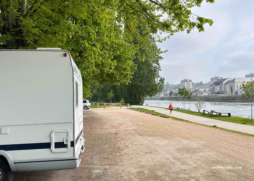 (86100) Châtellerault - Promenade des Acadiens — foto 4