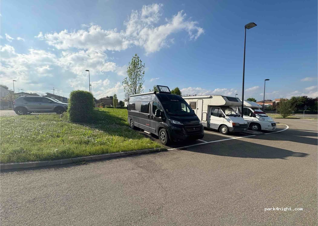 (41053) Maranello - Via G.Mistral — foto