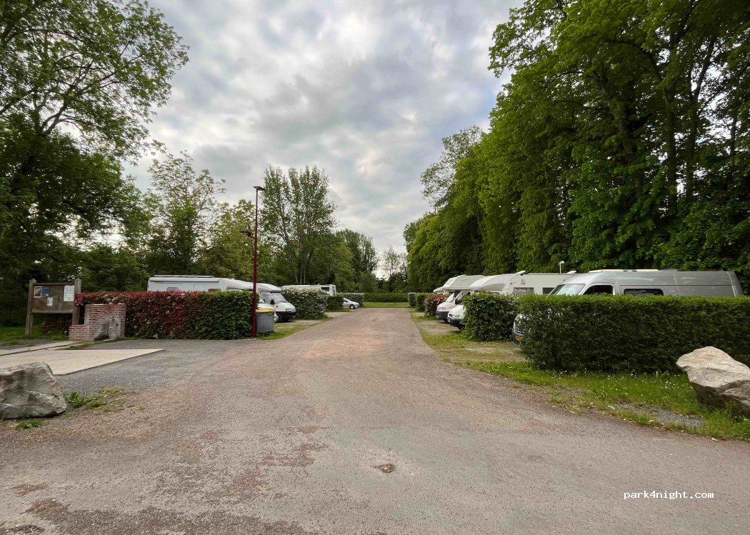 (89330) Saint-Julien-du-Sault - Rue du Stade — foto 3