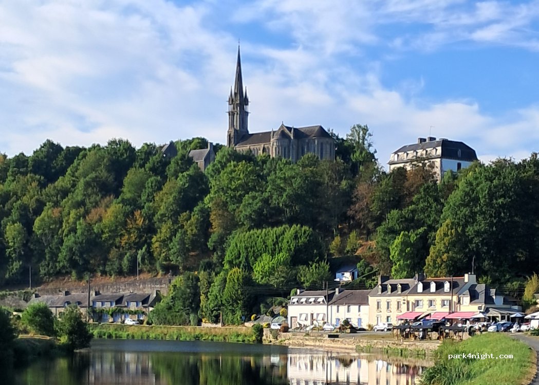 (29520) Châteauneuf-du-Faou - 1 Venelle du Pont — foto 4
