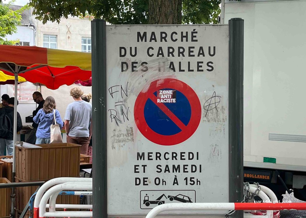 (37000) Tours - 11bis Place des Halles — foto 2