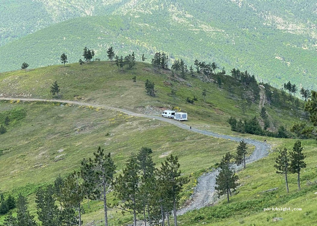 (427C+C49) Ndrelumena - Unnamed Road — foto