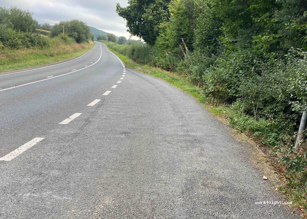 (LD5 4UN) Llanwrtyd Wells - A483 — foto 2
