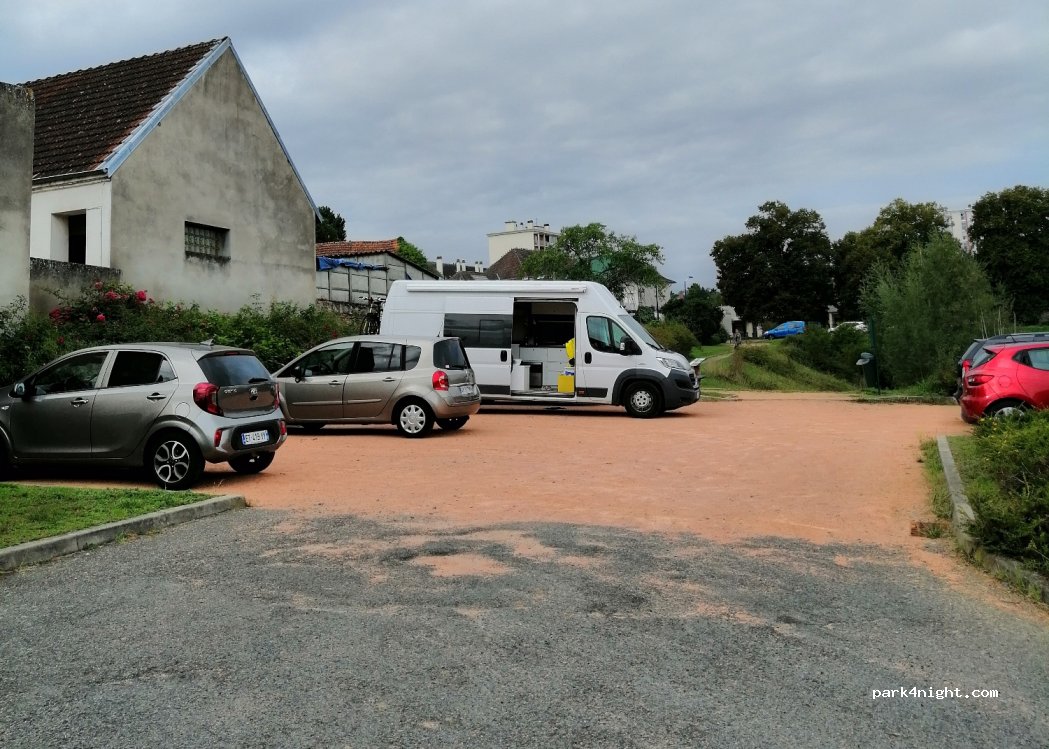 (03700) Bellerive-sur-Allier - 2 D443 — foto 2