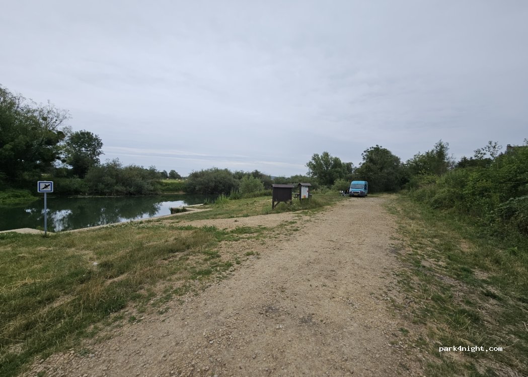 (08450) Remilly-Aillicourt - 10 Route de Douzy — foto 2