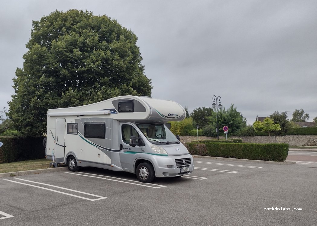 (78610) Les Bréviaires - 9-11 Route des Haras — foto