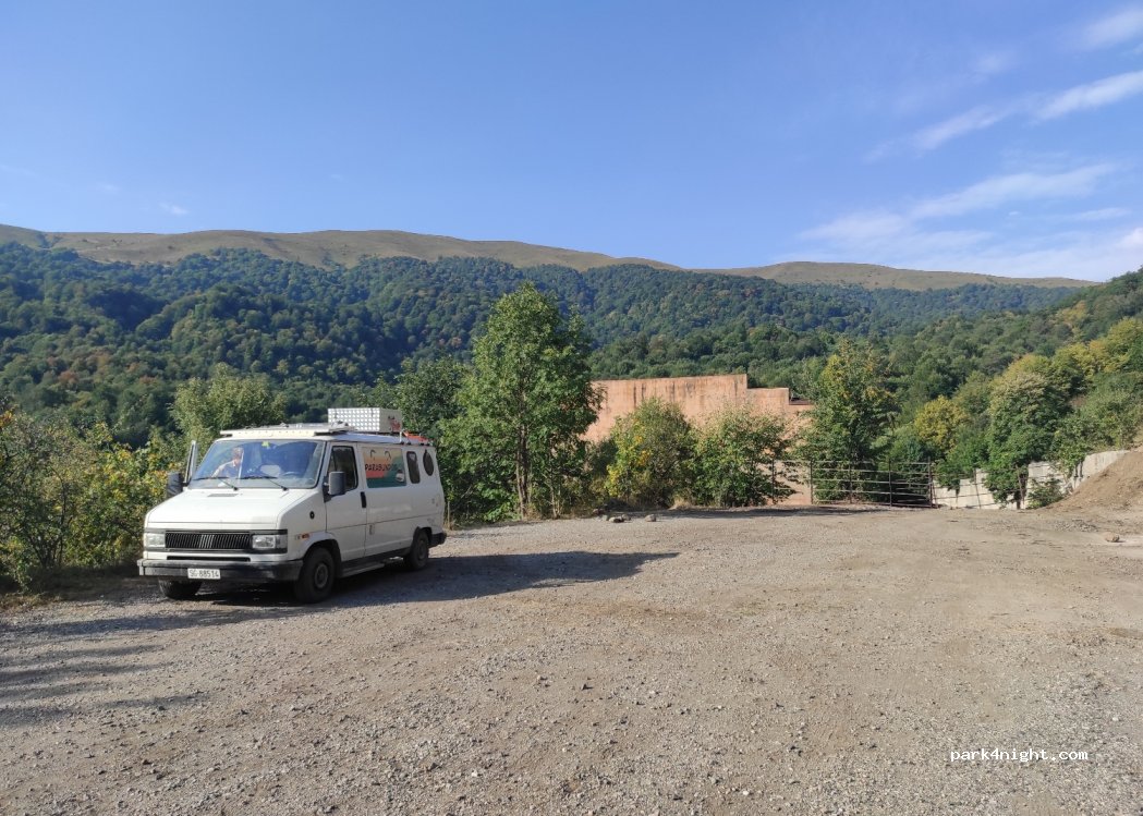 (3903) Dilijan - — foto