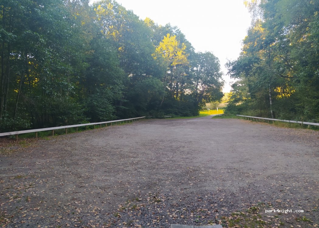 (429 44) Särö - 158 Kyrkoby dalavägen — foto