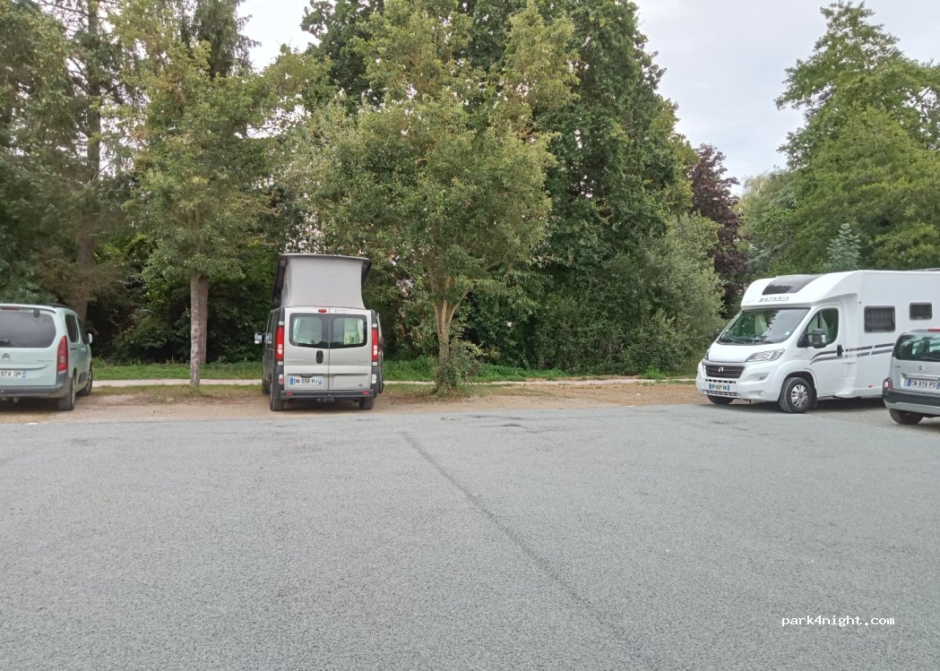 (22400) Lamballe - 3-13 Rue des Moulins — foto 3