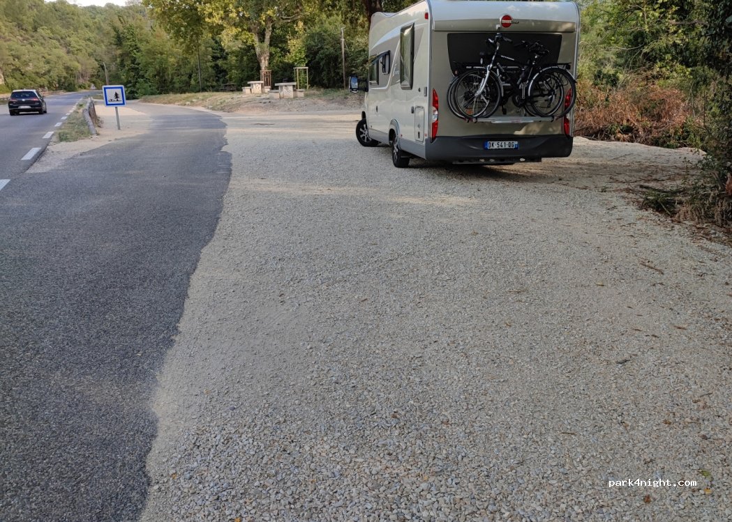 (84750) Saint-Martin-de-Castillon - D900 — foto