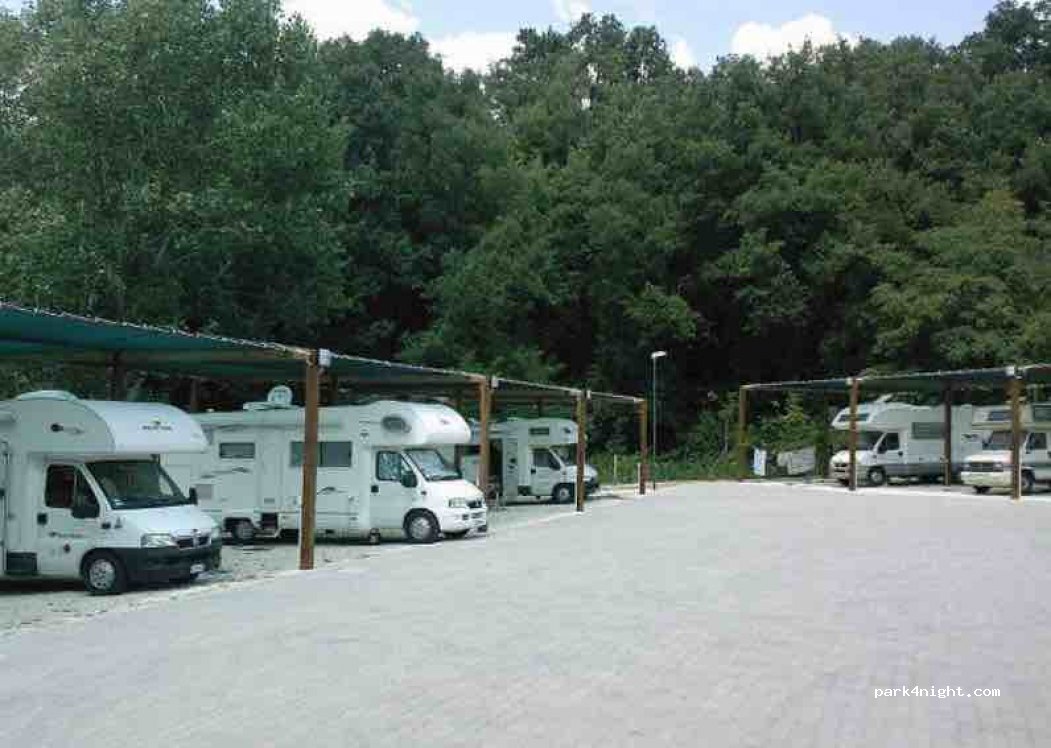 Camper Stop Area San Gemini — foto