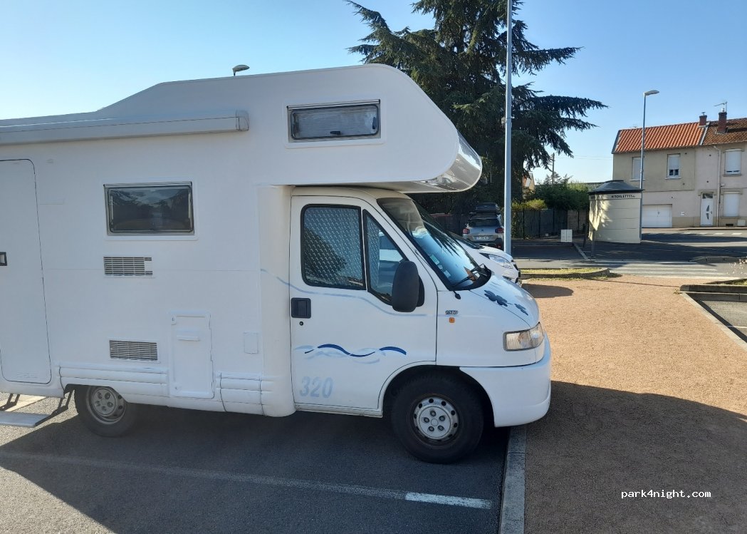 (42110) Feurs - 25ter Rue Waldeck Rousseau — foto 2