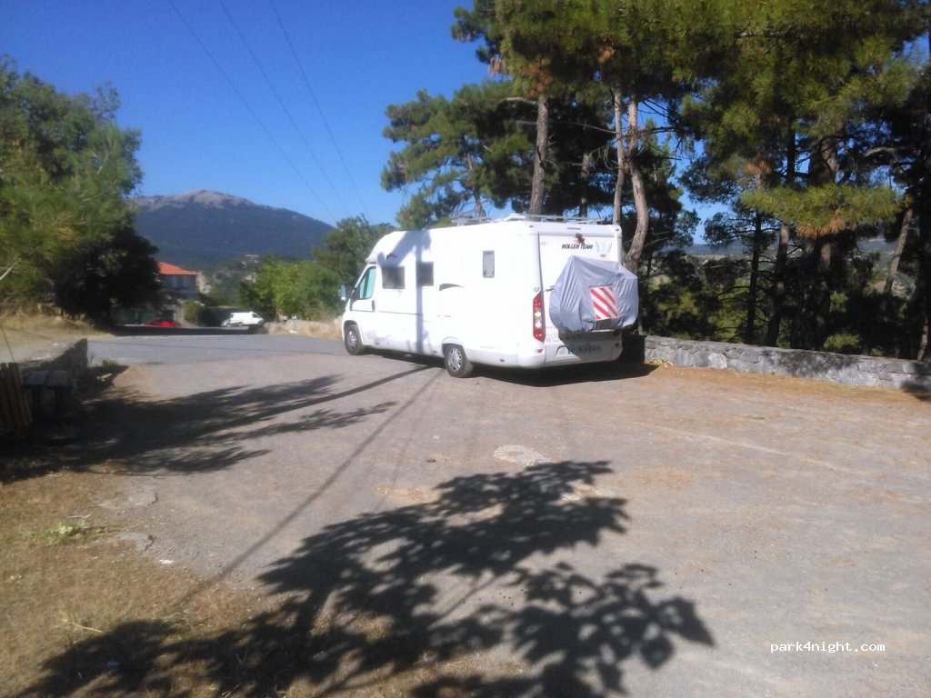 (220 10) Vitina - Eparchiaki Odos Vitinas — foto 3
