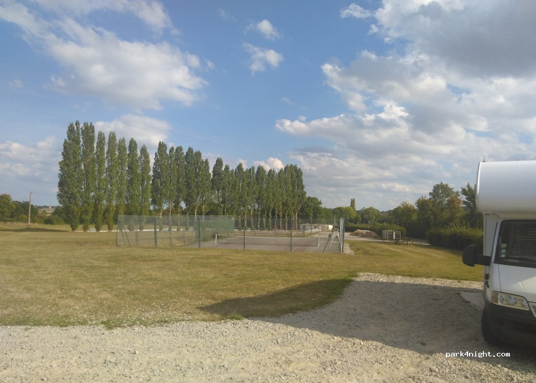 Aire de camping-cars Almenêches — foto