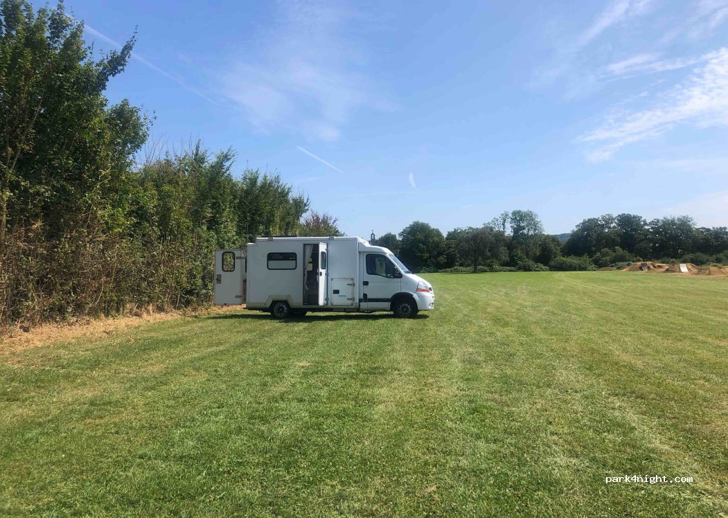 Aire de camping-cars Almenêches — foto 3