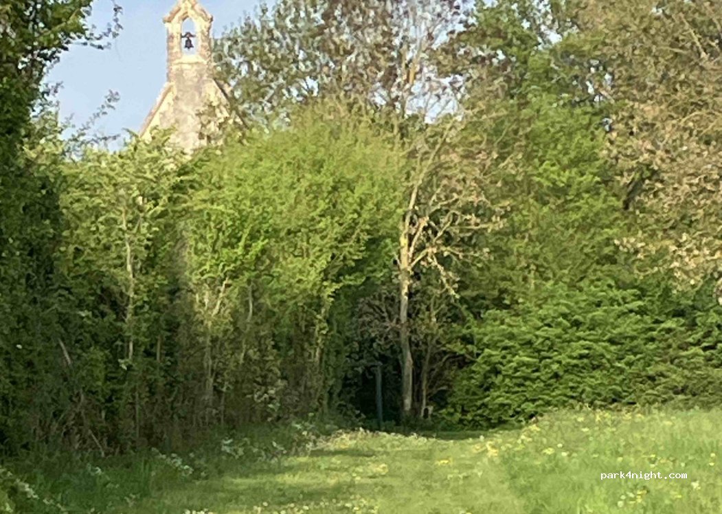 Aire de camping-cars Almenêches — foto 5